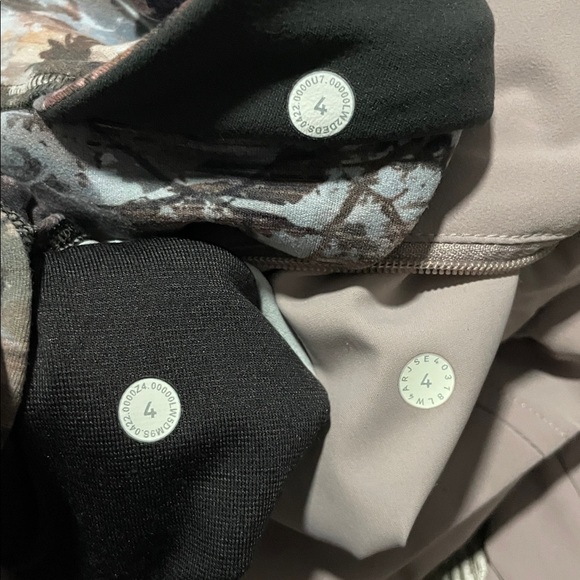 Like New Lululemon Matching Bundle. Size 4 - Picture 8 of 12